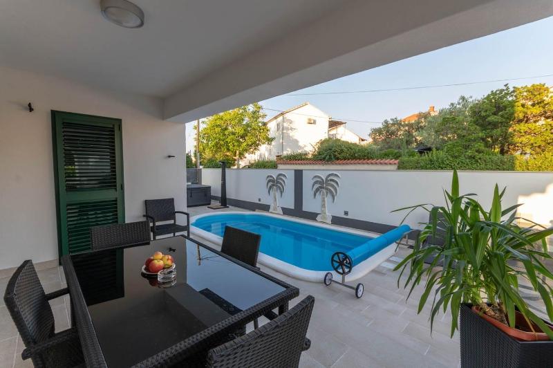 Apartment in Supetar with terrace air conditioning W-LAN 3553-4 - image 1