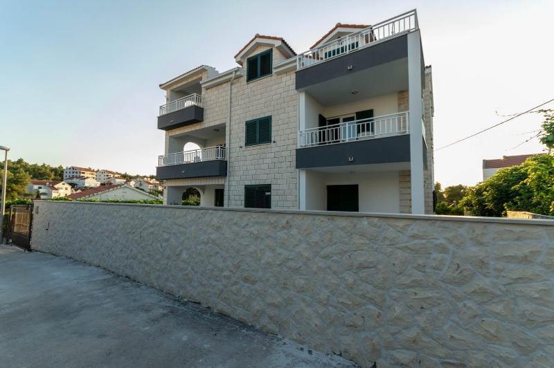 Apartment in Supetar with sea view balcony air conditioning W-LAN 3553-3 - image 10