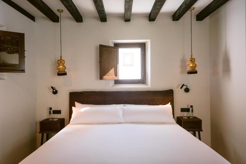 Double Room image 1