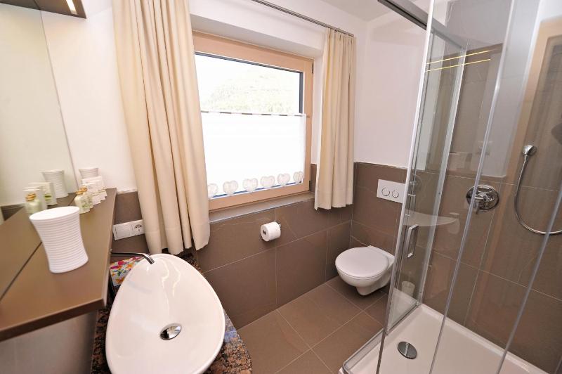 One-Bedroom Apartment with Balcony image 2