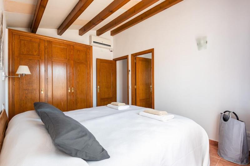 Itsasalde 3 bedroom villa Cala'n Blanes - image 5