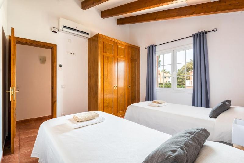 Itsasalde 3 bedroom villa Cala'n Blanes - image 39