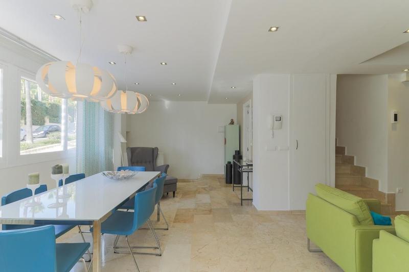 C43 - Family House with Terrace and Shared Pool - image 18