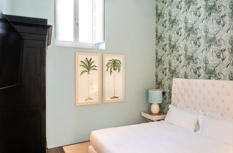 Classic room image 1