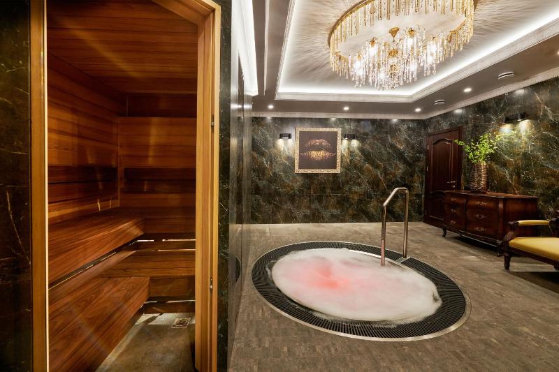 King Room with Private Spa Access for 1 hour (Jacuzzi with Sauna) image 2