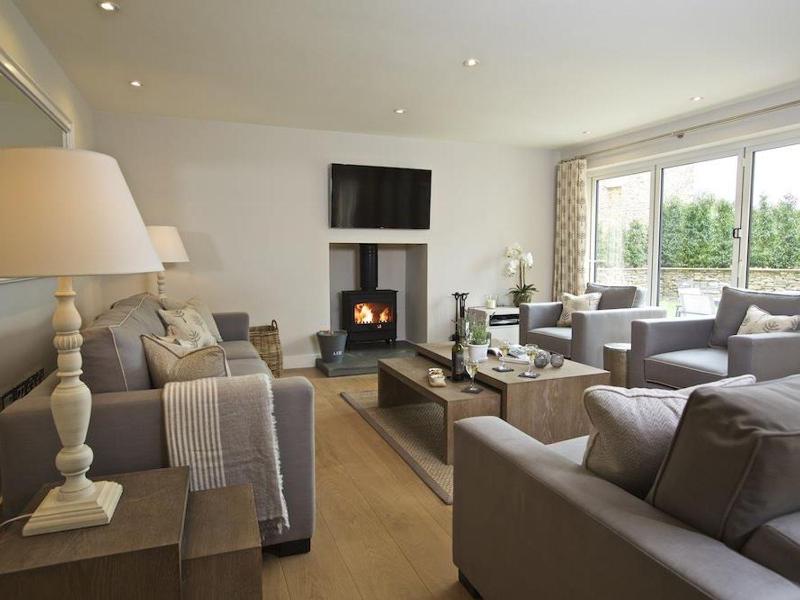 3 The Drive Hillfield Village - image 11