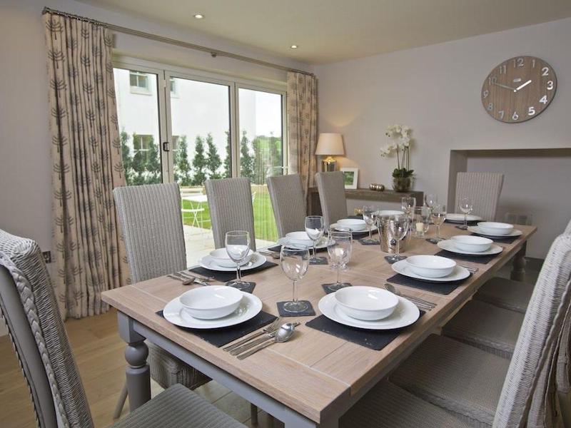 3 The Drive Hillfield Village - image 2
