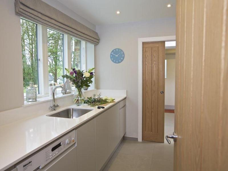 3 The Drive Hillfield Village - image 12