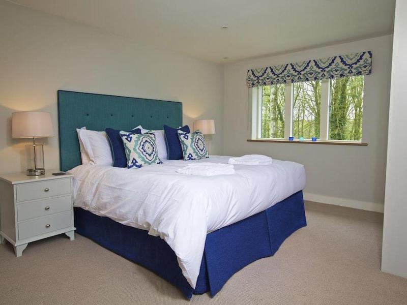 3 The Drive Hillfield Village - image 19