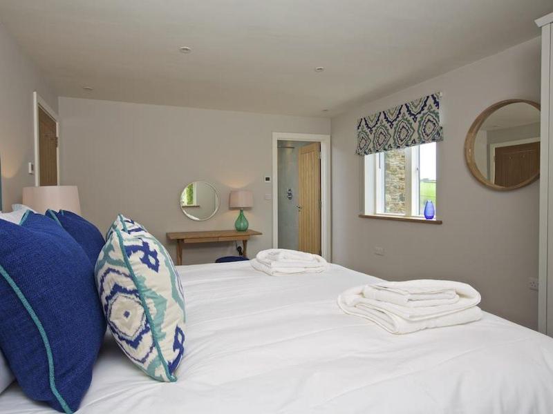 3 The Drive Hillfield Village - image 33