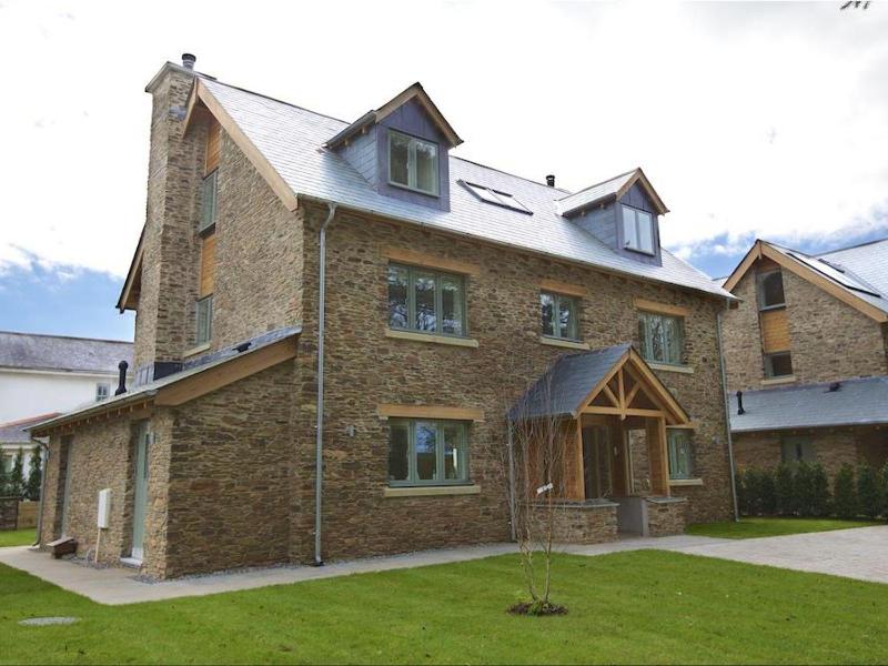 3 The Drive Hillfield Village - image 37