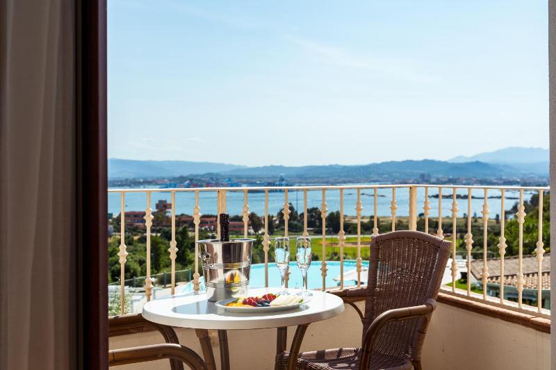 Superior Double Room with Balcony and Port image 1