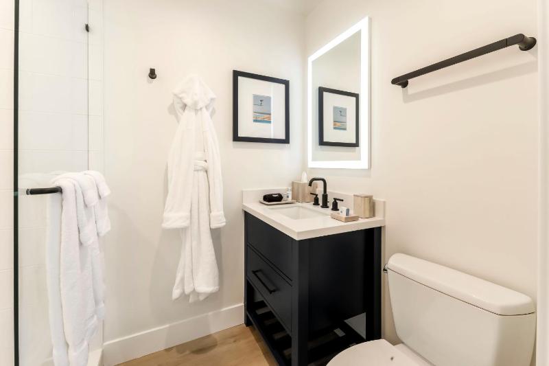 Double Room image 4