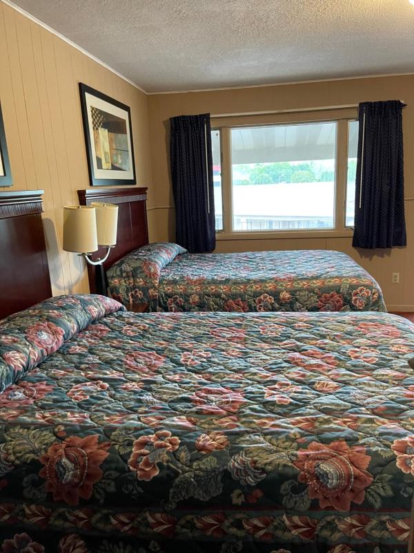 Double Room with Two Double Beds image 4