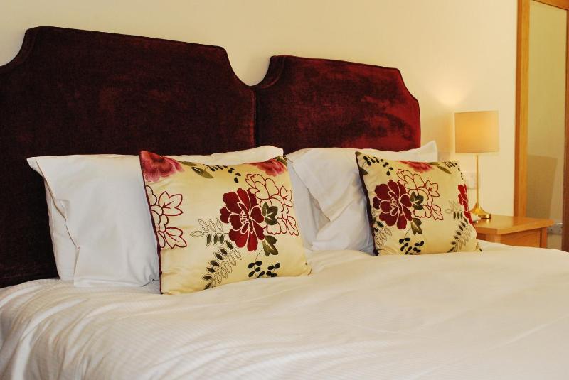 Twin Room image 3
