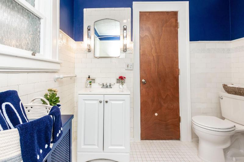 Deluxe King Suite image 2
