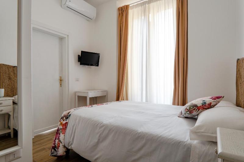 Single Room image 1