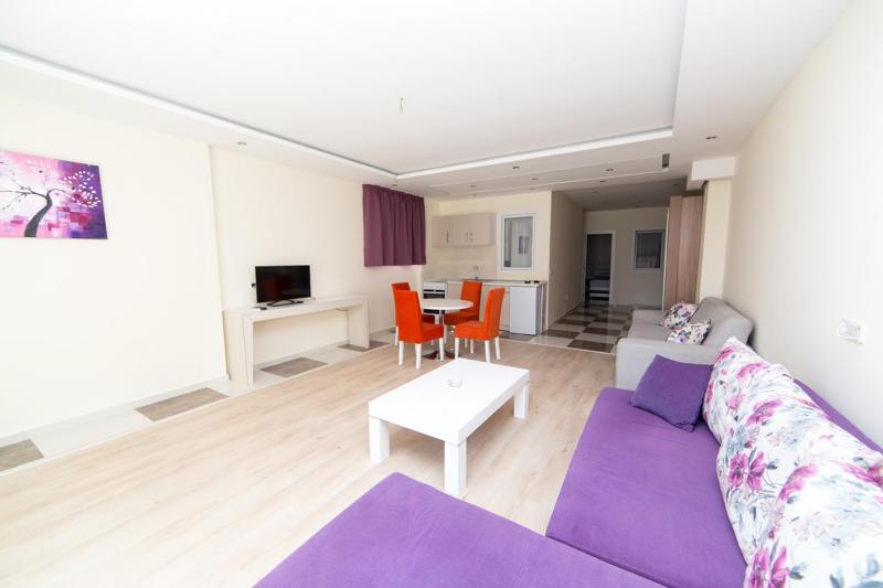 Apartment with Garden View image 3