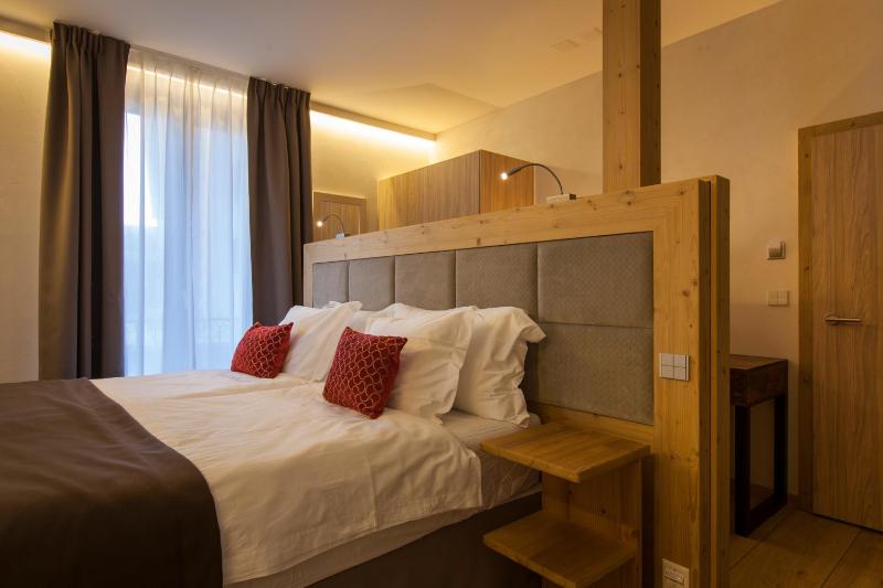 Superior Room with Balcony image 4