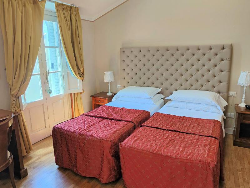 Superior Double Room image 4