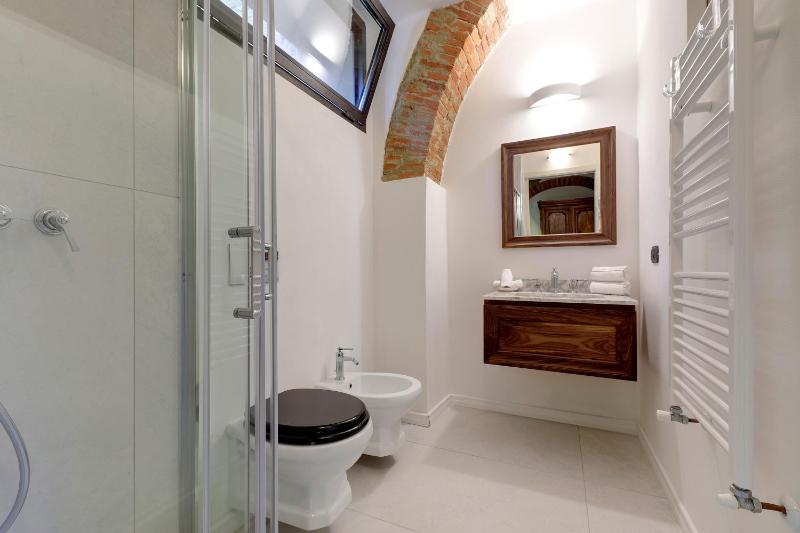 Double Room image 4