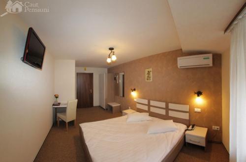 Double Room image 2