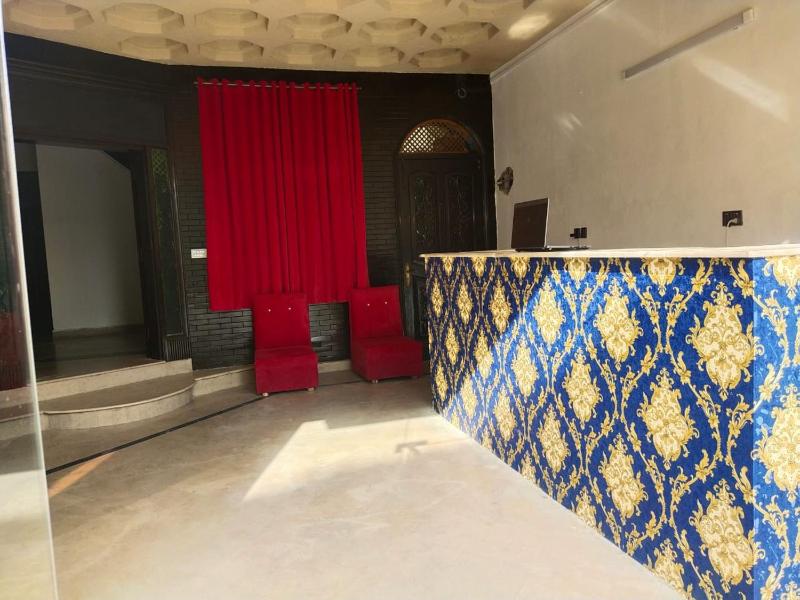 Deluxe Double or Twin Room image 2