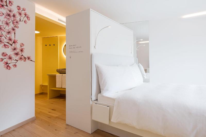 Standard Double Room image 1