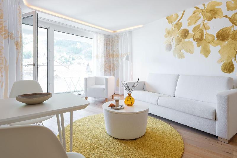 Studio Room with Kitchenette image 1
