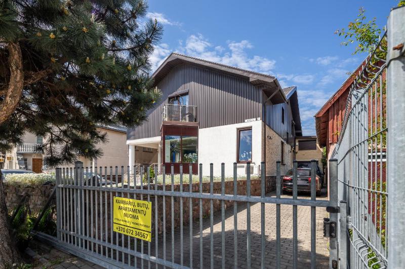 Studio - Split Level image 2