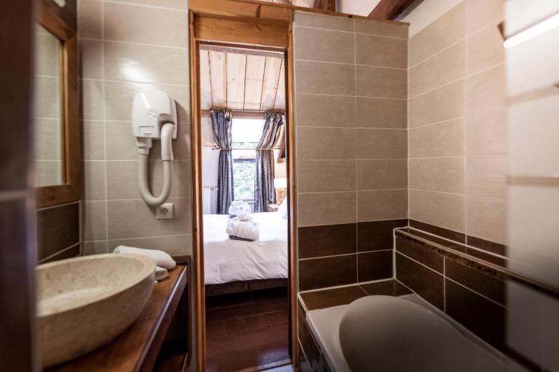 Standard Twin Room with Spa Access image 1