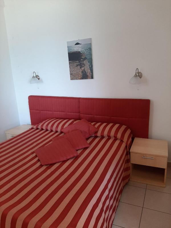 Comfort One-Bedroom Apartment image 2