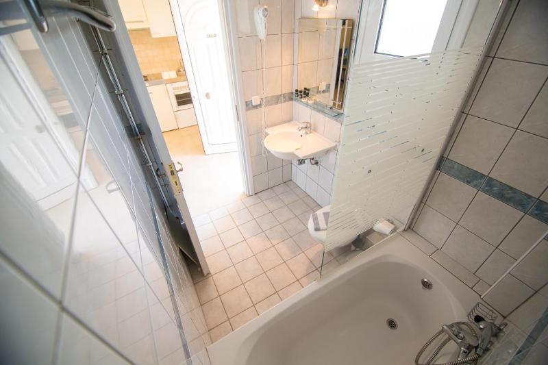 Adonis Hotel - image 34