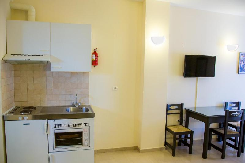 Studio (3 Adults) image 2