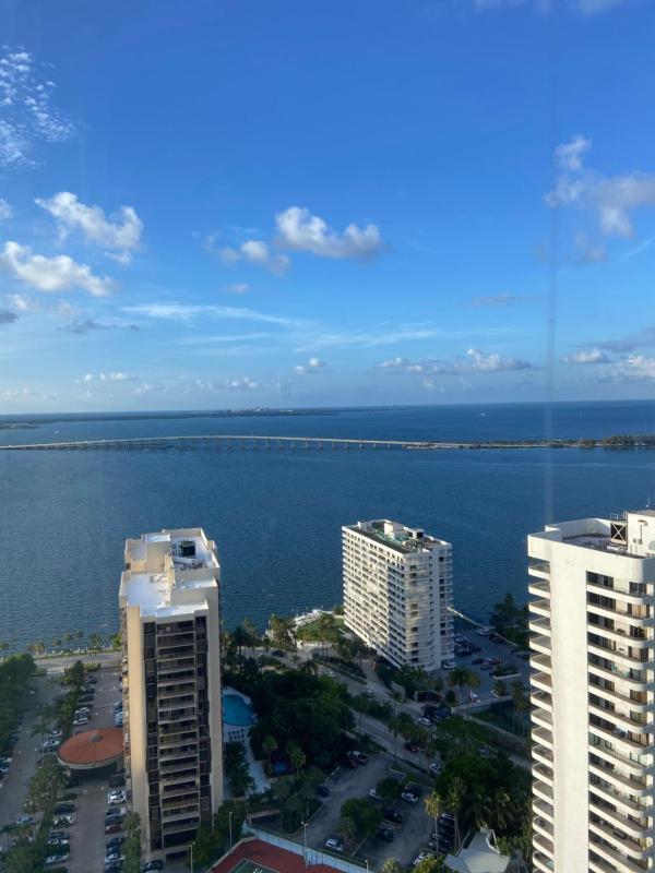 Four Seasons Hotel Miami - Luxury Private Residences - image 10
