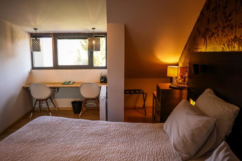 Junior Suite with Garden View image 3
