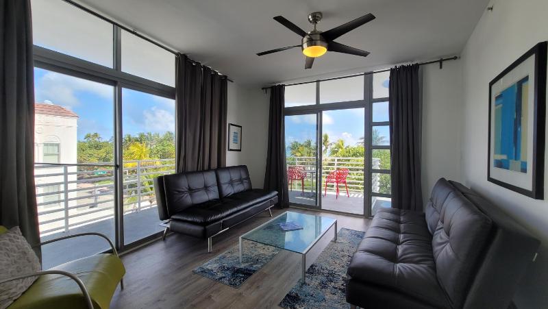 Strand Ocean Drive Suites - image 6