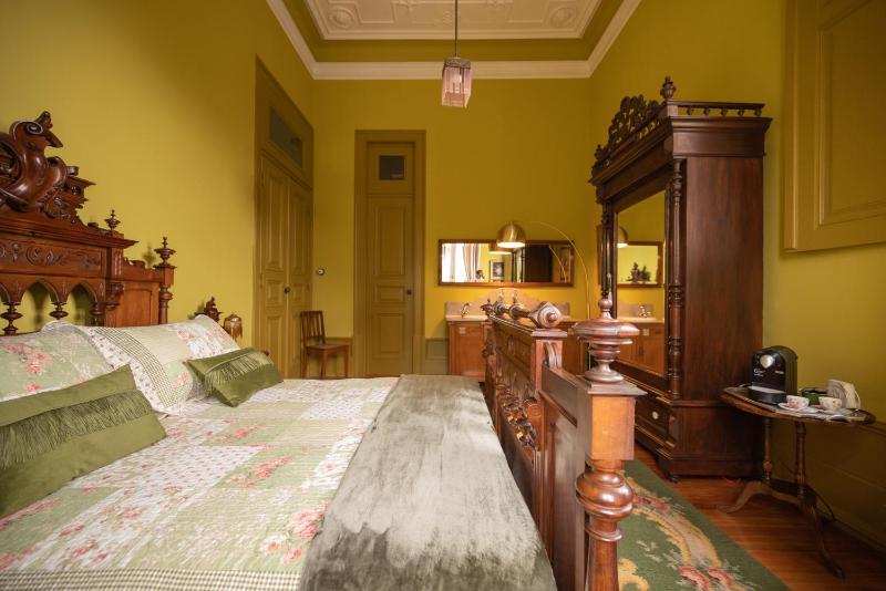 Deluxe Double Room image 4