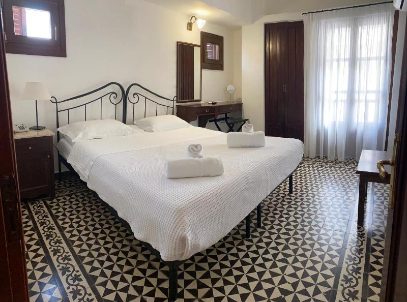 Suite Apartment with Sea View image 1