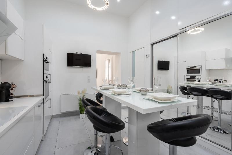 Amaizing apartment in the center - image 3