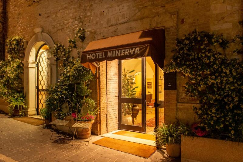 Hotel Minerva - image 9
