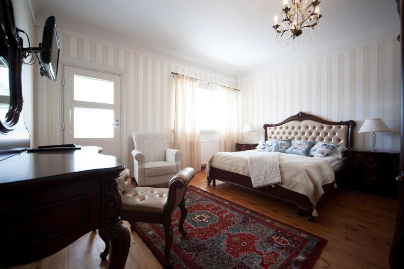 Superior Double with Balcony - No Pets Allowed image 3