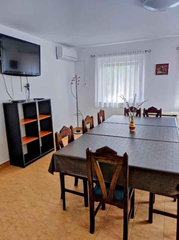 Four-Bedroom House with Balcony and Terrace - Zöldváralja utca  image 2
