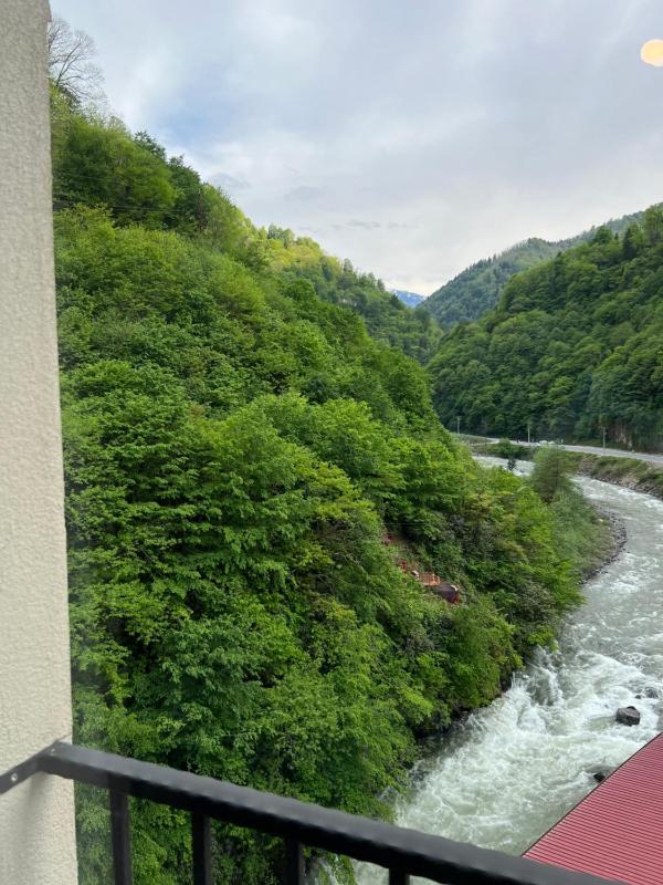 Deluxe Double Room with Balcony image 2