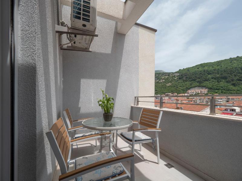 Marea Apartments Budva - image 7