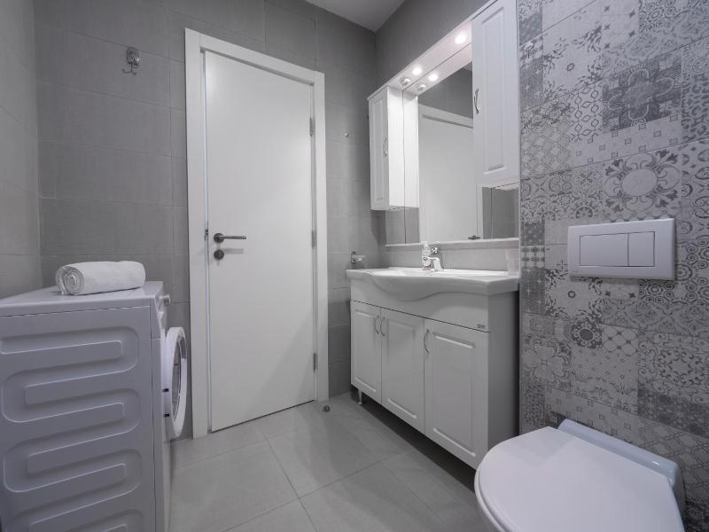 Marea Apartments Budva - image 11