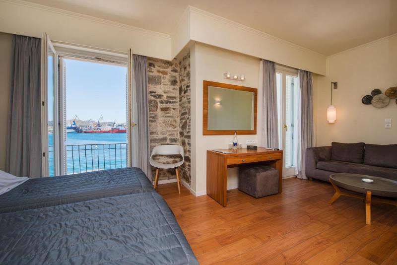 Executive Double or Twin Room with Sea View image 2