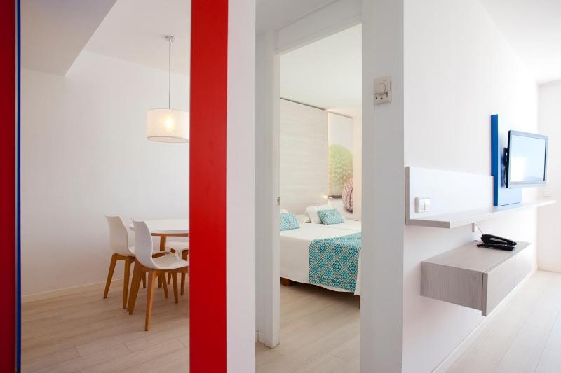 One-Bedroom Apartment image 1