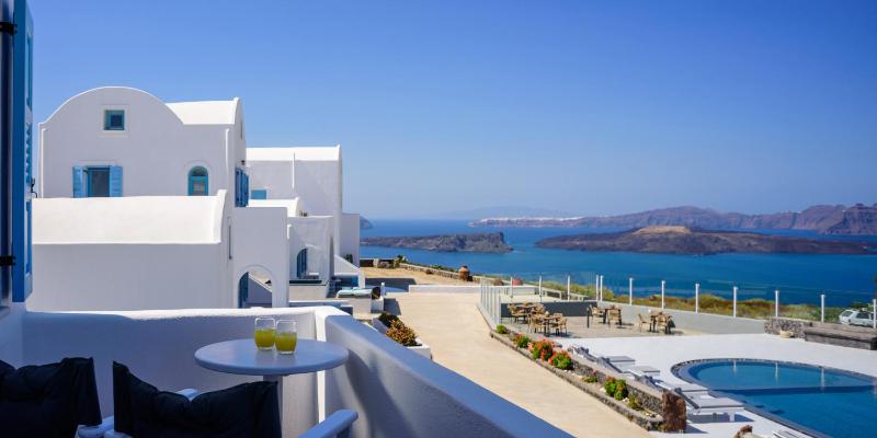Comfort Suite with Caldera View  image 1