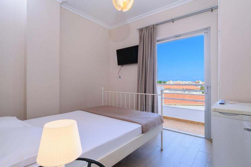 Superior Quadruple Room image 4